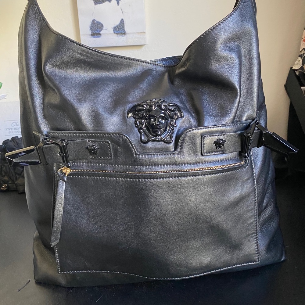 Versace Extra Large Black Leather Hobo Bag 😍🤗